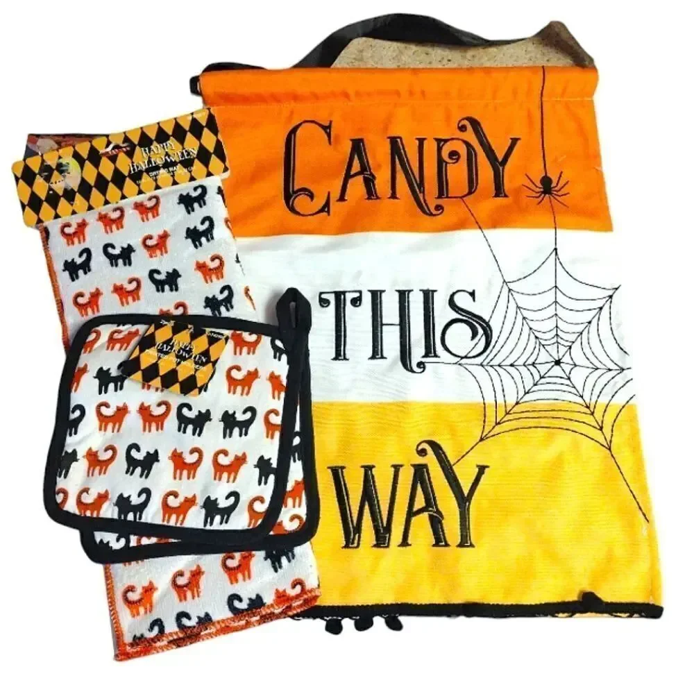 Retro Halloween Themed Pot Holders Dish Mat And Tapestry Kitchen Lot NWT‎